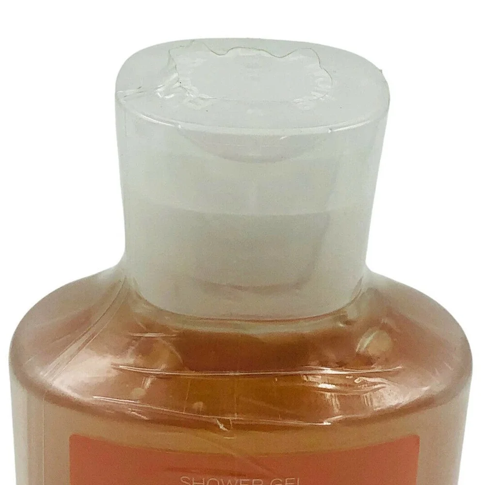 Bath & Body Works Snowflakes & Cashmere Shower Gel Wash 10 fl.oz - Picture 4 of 5